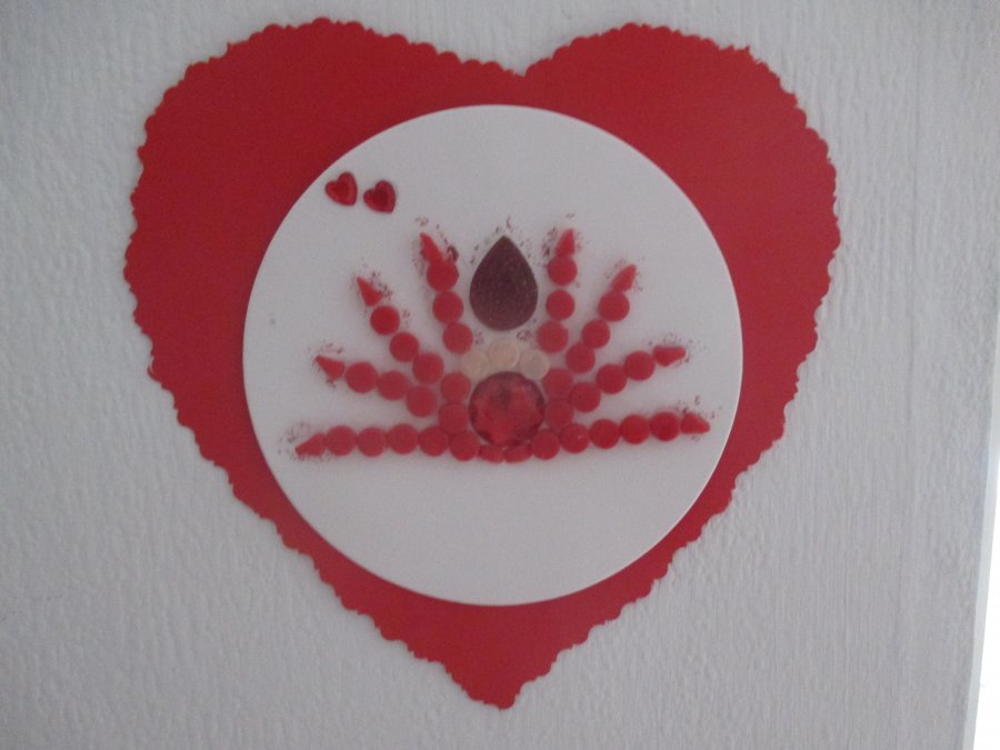 Rode Lotusbloem op ronde kaart